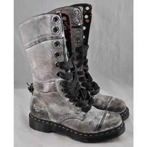 Dr Martens Triumph black floral